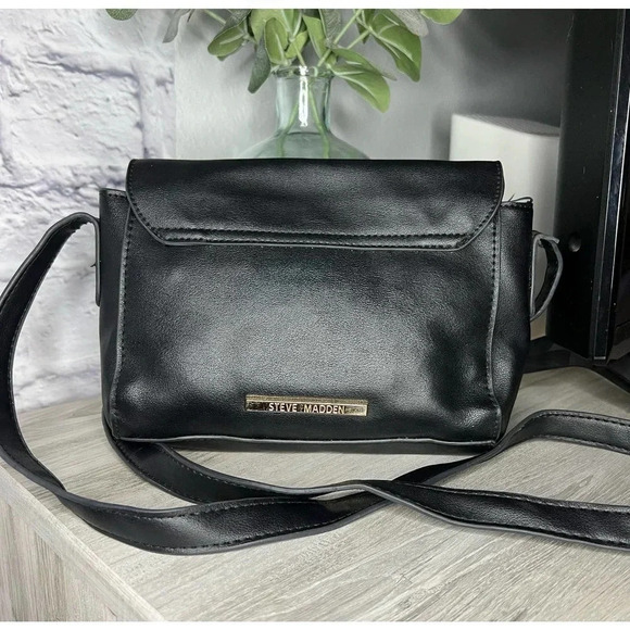 Steve Madden crossbody. - Picture 2 of 6